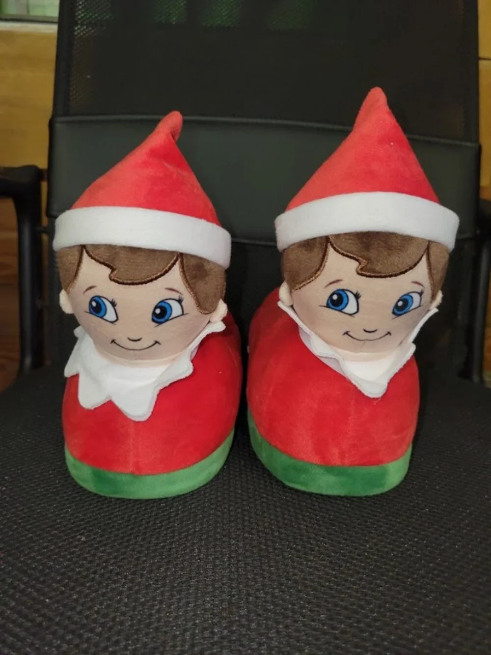 The Elf on the Shelf Plush Slippers Kids Size 9/10 Christmas Holiday Shoes